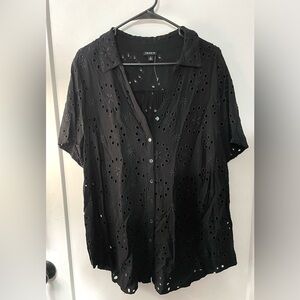 TORRID | Black Eyelet Button-Up Blouse (NWOT) 💘✨